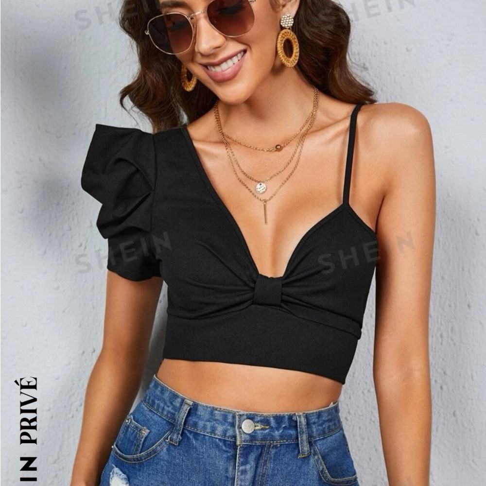 black tank top